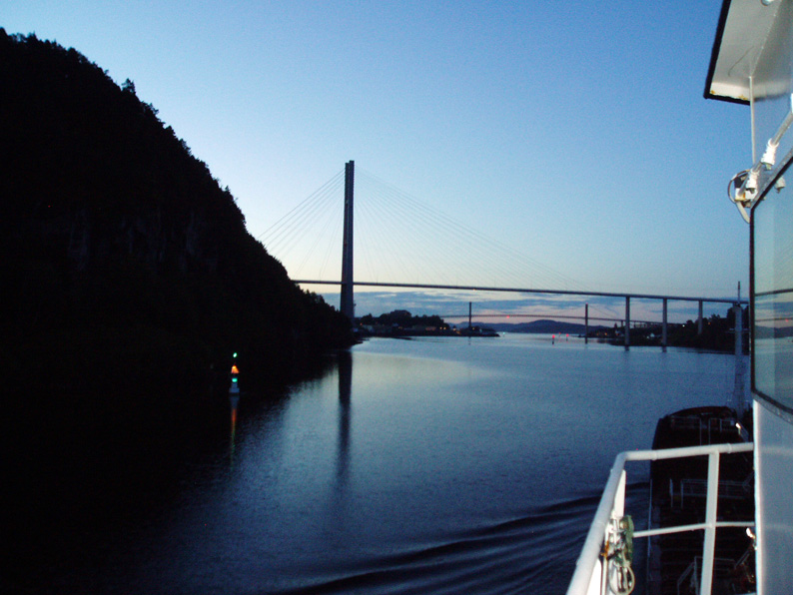 Amak-Swan---Departure-Heroya-Norway-early-morning-(1).jpg